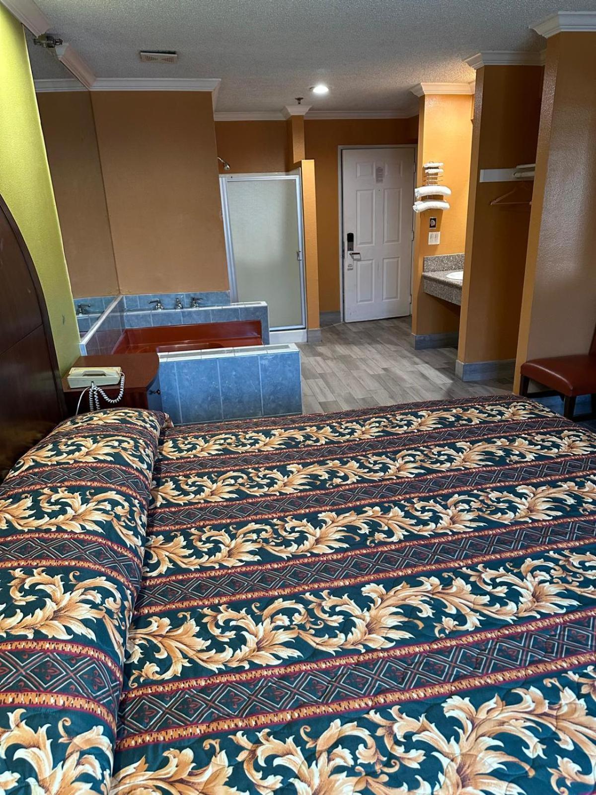 Passport Inn&Suites Corona Extérieur photo