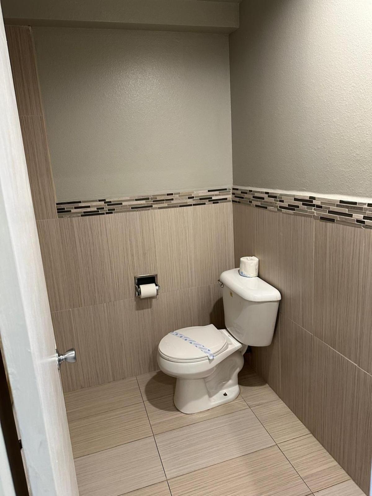 Passport Inn&Suites Corona Extérieur photo
