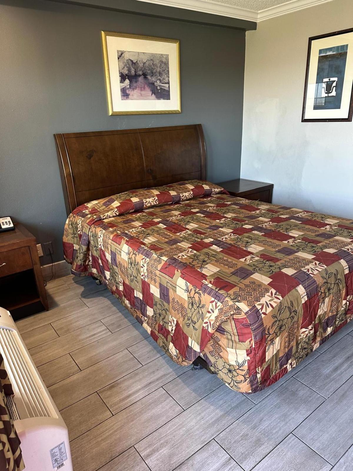 Passport Inn&Suites Corona Extérieur photo