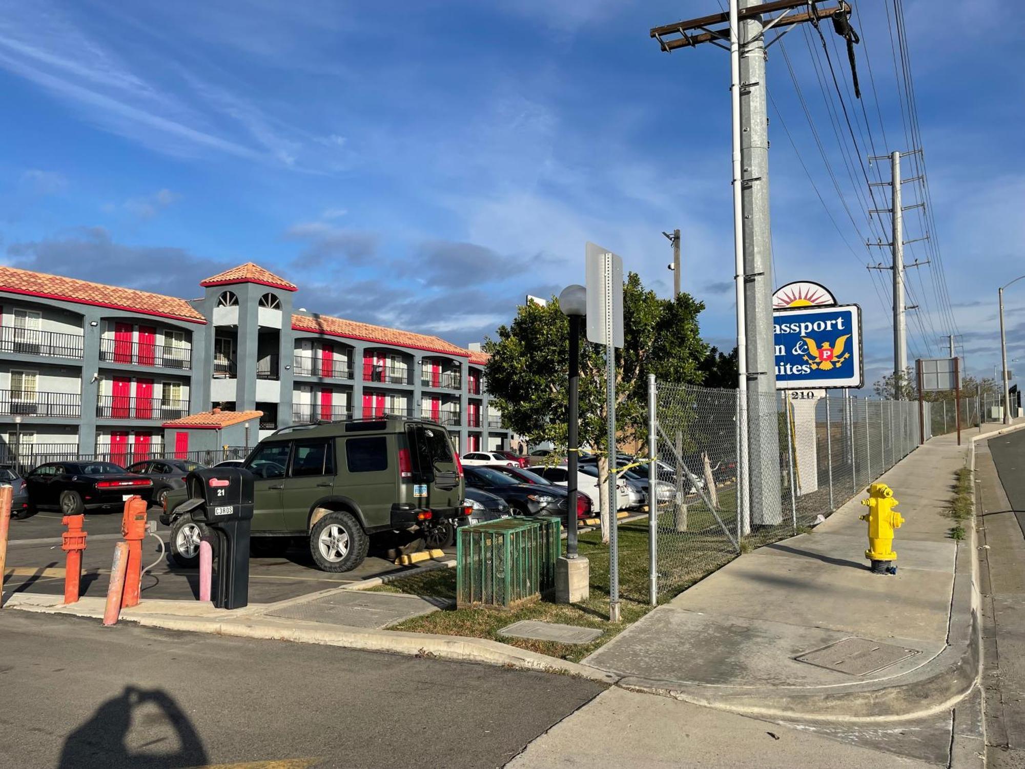 Passport Inn&Suites Corona Extérieur photo