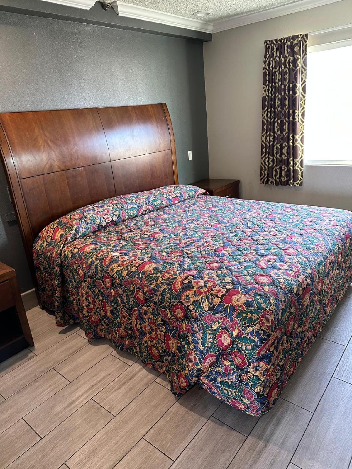 Passport Inn&Suites Corona Extérieur photo